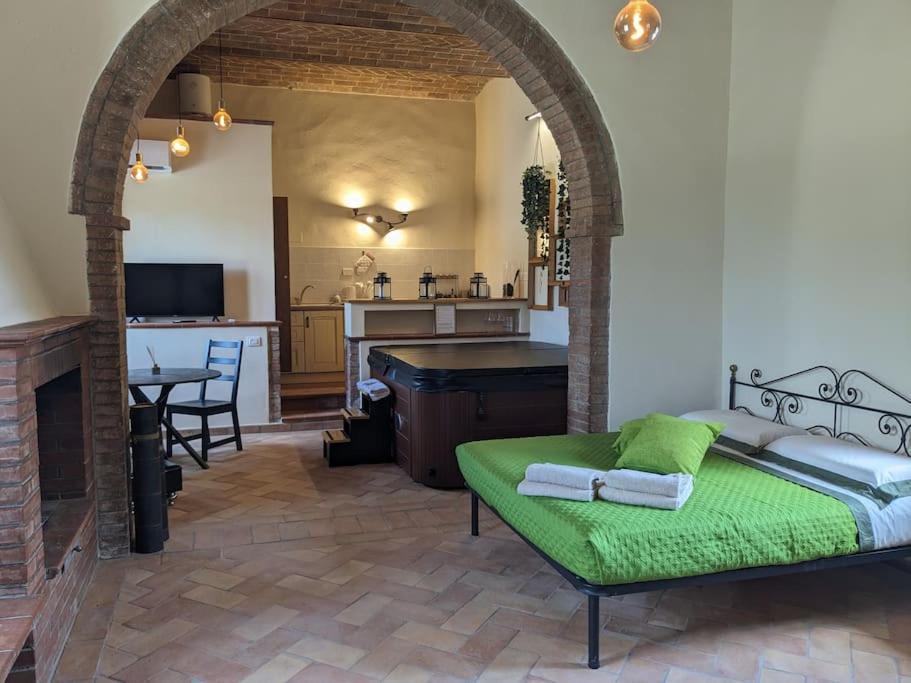 Relax Nella Jacuzzi In Toscana Colle di Val d'Elsa Exterior foto