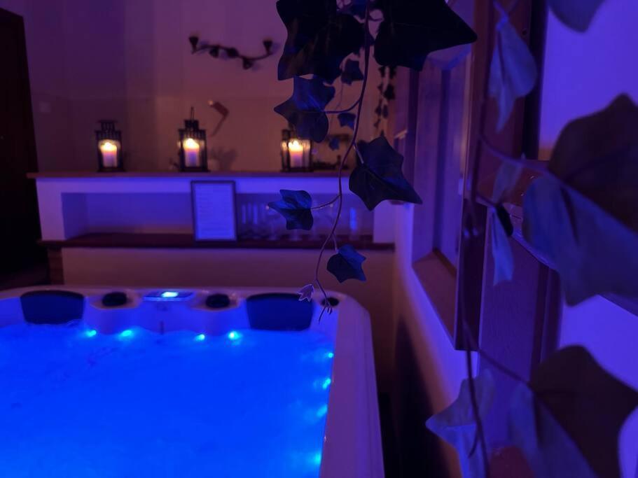 Relax Nella Jacuzzi In Toscana Colle di Val d'Elsa Exterior foto